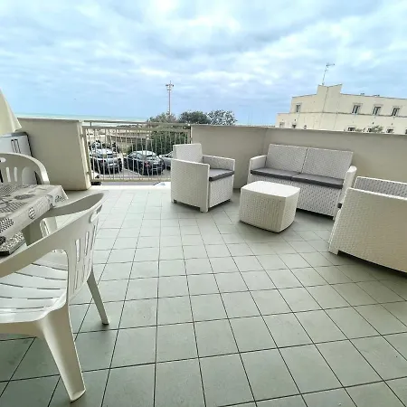 La Terrazza Sul Porto Apartment